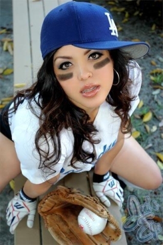 https://t.co/99bWZ8FPsJ 
Proud Father of 2 
⚾️Baseball is Life⚾️
Love my @Dodgers