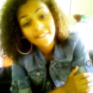 follow me for a follow back!ho cares of what they think fuck them 3 fuck all these haters folow my twubby @deionper...