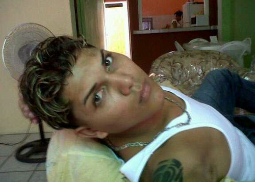 Quuiero conocer mamacitas de 18 para arriba sigueme Aninado88@yahoo.com