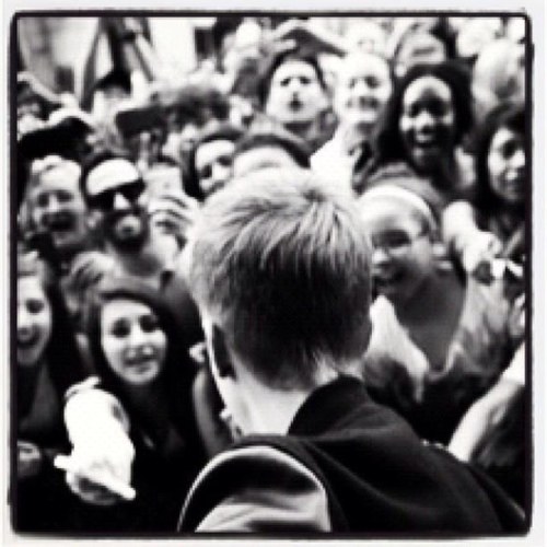 I have one mother - one father and 1,2,3... anyway I think about 37 million brothers & sisters including @JustinBieber.