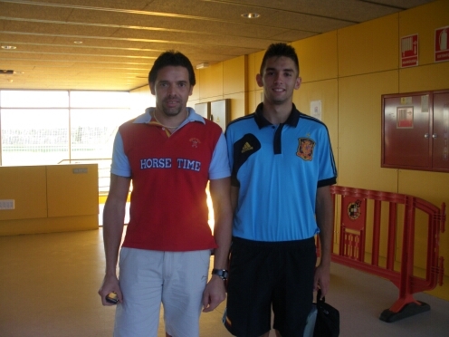 vivo en sanlucar la mayor el futbol  mi gran jovi y mi familia lo mas grande