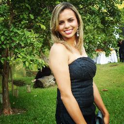 A vida é uma peça de teatro que não permite ensaios.Por isso,cante,chore,dance,ria e viva intensamente,antes que a cortina se feche e a peça termine sem aplauso