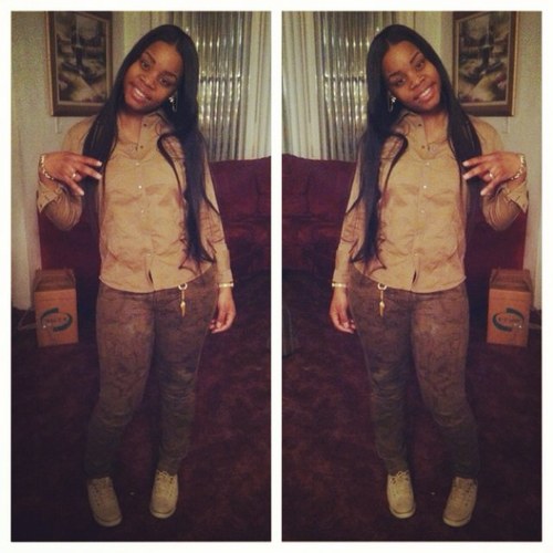 BAD BITCHES WYA IF I HAD A PRIVATE JET IT WLD B NUTHN BUT NAKED LEGS SPREADED GETN HEAD BITCHES FORGETN THEY HAD MANS