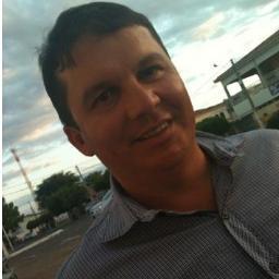 Formado em Gestão Pública, Agente de Trânsito, Pós-Graduado em Segurança e Educação de Trânsito, Único Especialista de Cg ao Ceará na Área.