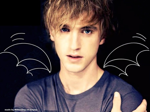 I'm Draco Malfoy. The Slytherin and Hogwarts Sex God. Im fearless and have worked with the dark lord! #DeathEater [Multi RP 18+] 3 @MissHermione_G