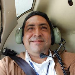 vcepeda64's profile picture. Padre de Victor y Ana, Lic. en Comunicación Social y Revolucionario de Corazón