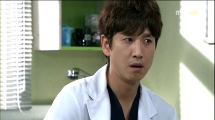 종영드라마 골든타임 이민우(이선균 분)/2012.07.09~2012.09.25/의대 졸업후 전문의를 따지않지만 어떤 계기로 아직 마감않된 병원의 인턴을 지원/2013.03.30~ing