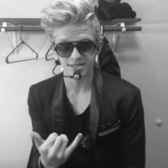 Seguinda por: @AlliSimpson , @CodySimpson dia 18/12/2011 , @cambo97 dia 04/11/2012  Srtª. Simpson ♥ | Since: 06/12/2011