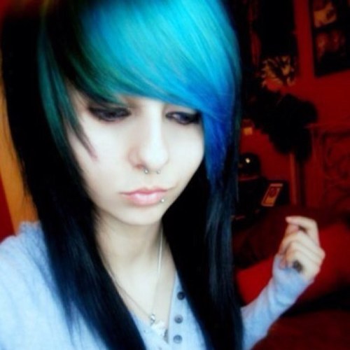 I'm Ivana | 16 | #Single | SceneQueen/Emo | I speak spanish | SWS, BVB, AA | I'm almost in love with @dannytheteen | Click in my follow button please!