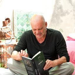 chef de cuisine autodidacte, chercheur d'épices, auteur, consultant gastronomique, photographe ... Travelling cook and spice hunter…photograph cookbooks writer