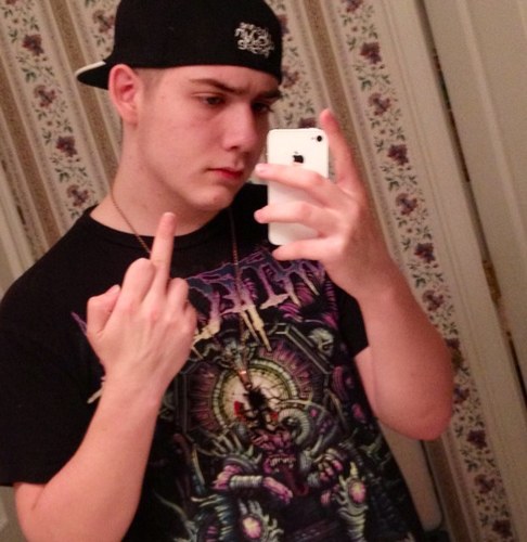 Prof3ssur's profile picture. Brokedown and made a twitter. Its a sad day. Whoop whoop to all my homies out there. Keep it wicked. Peace xD