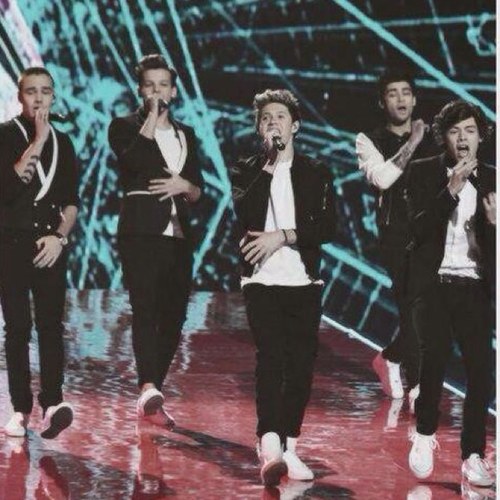 Shut the door, turn the light off i wanna let you follow me or i will unfollow you. :)
