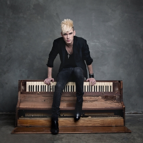 Follow American Idol's Colton Dixon fan page!! #messengers love god. love music. love people.