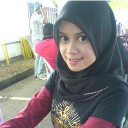 just a simple person .. follow me , and i'll follow you back .. =)