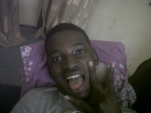 Tall, dark,handsome,God fearing, luvs women,p.s nd partying,also wnt 2 b a musician smedy lyk mj,usher,chris brown.