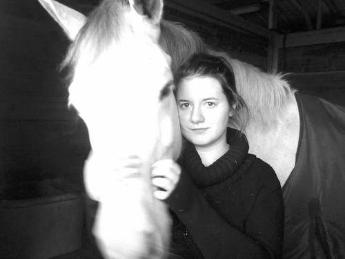 Love Me, Hate Me But Don't Forget Me... Souris dans ta vie, tu en as qu'une, faut en profiter... Directioner !! :3 Et fière de l'être !!