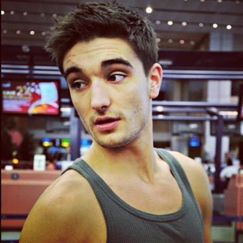 Heey *-* Fc dedicado à @thewanted .Irei abordar nesta página sobre #Tudo , desde assuntos do momento até besteirinhas(66' haha Entãão ... Follow me ? :)