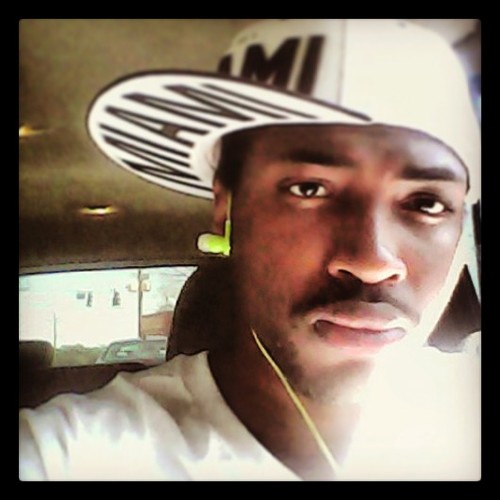 quezzz247's profile picture. 