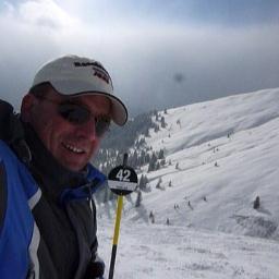 robert77944751's profile picture. 