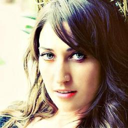 I have loved and lost. And now that I have lost my wings...I'm different. {RP, MV, 21+, Single and broken} http://t.co/PNO4gkW2l6