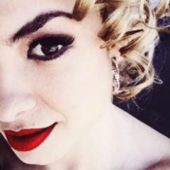 `` Nos teus olhos encontrei a razão pra não deixar mais de sonhar ´´ @MicaelBorges e @Lua_Blanco .