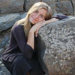 Hejsan på er!

My name is Maggie and I'm a 22 year old online Swedish teacher and Blogger. If you have any questions, it's just to ask. Be Well! :)