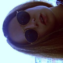 Hii, I'm Macedonian, I love music, sports and chilling with friends. 
Follow me, and ask for a follow back c:♥