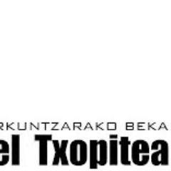 txopitea_beka's profile picture. Zarauzko iraganeko planoei begirada loraldi berri baterantz