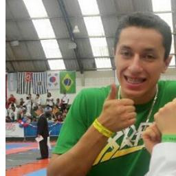 Atleta de taekwondo, cursando faculdade de ed fisica (unip)