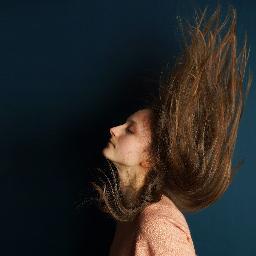 yanaflw's profile picture. верю в живого Бога! :)