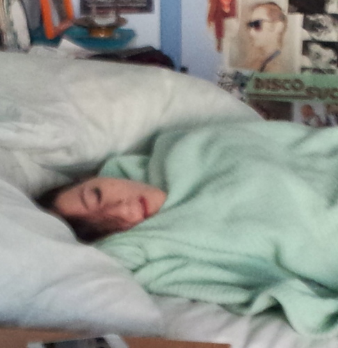 this is a twitter to find my roommate @seaoffoam