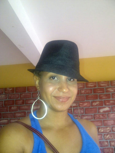 Wife, working mother of 3, natural hair lover, avid book reader, vegetarian, wanna-be runner and proud Jamaican.