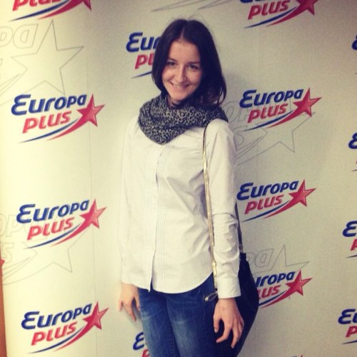 Angelina_Mez's profile picture. A bird may be known by its song.