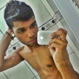 sou fã  da rihanna love you *forever*http://t.co/018jGeQv1y