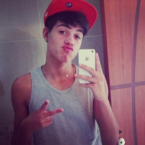 Canceriano, 17 anos e Amo as Mulheres u.u