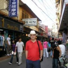 No juzgues a la gente por lo que piensen los demás, intenta conocerlos y tú mismo te sorprenderás.