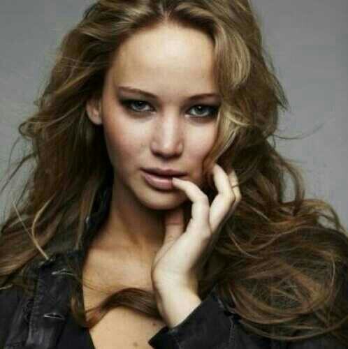 Im not pretty, Im not beautiful, Im as radiant as the sun... Victress of the 74th Hunger Games, Clove's my bestie!{Multi THG Rp}