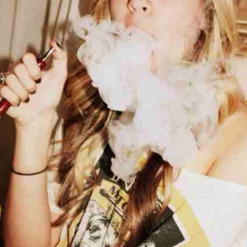 Im a bitch when I wanna be and I love hookah ✌