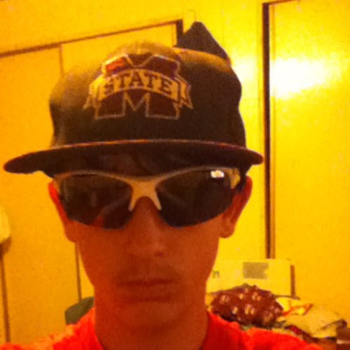 Hey im 15
my life is in minecraft
If a road is not done right i say delete it,thats how much i play mc (true story)
ME GUSTA