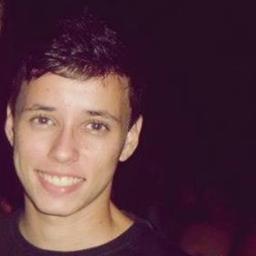 18 anos, namorado da @thapiacentinii *-* and vai curintia :)
