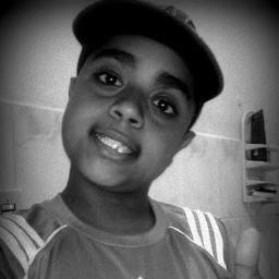 Famiiliiá É Akele Q Ajudá O Irmão , Q Dáh A Mão Pra Quem Tá Caidó No Chão Q Dá Conselho Pra Vc Se Levantar ♫♪ **