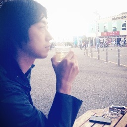 フリーでワインに関するいろいろをやっております。よろしくどうぞ。
