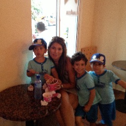 ElsyPerez10's profile picture. 