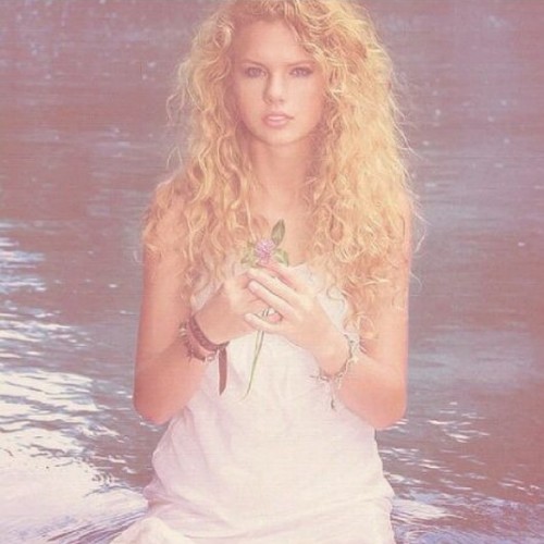 her cat, curls, sundresses, and cowboy boots are more famous than you'll ever be {13}