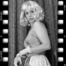 Sarah Weller sings the songs live on stage that proliferated Doris Day’s film career comprising of the legendary Calamity Jane, Pillow Talk and many more.