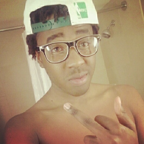 Ima Skater/Rapper/Comedian From VA, I Love Bad Bitches And Peaceful Neighborhoods Hahaa