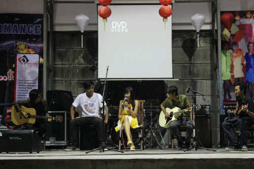 Vocal @put_sen | gitar1 @kancil_violence | bassist @ghaitza | drummer @fahmeyasthenia
