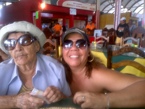 Soy Abogado,ama de casa, Amo Venezuela y su gente luchadora y autentica