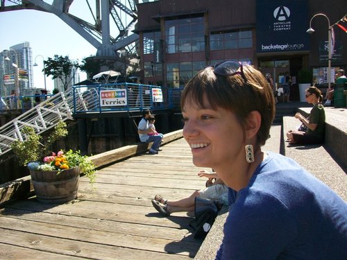 Using research to lift up community stories that empower women and families to live free of violence. #Mother #SocialWorkProfessor #TraumaInformed #Feminist