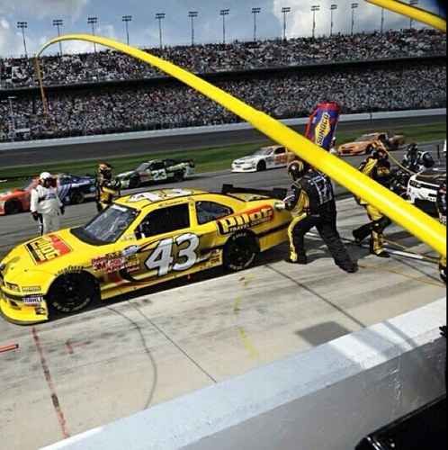 Gas man for the 43 nationwide car Lexington,Nc Also know a s Sass by many